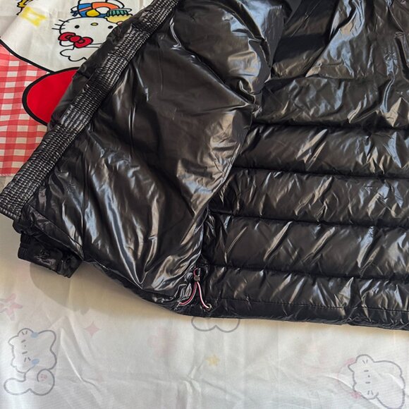 Moncler Short Shiny Down Jacket With Hood - Picture 11 of 11